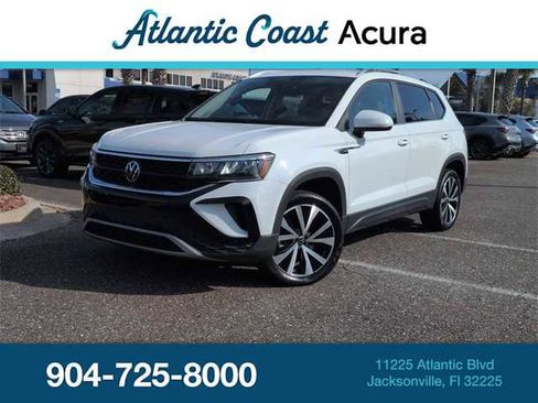 Used 2024 Volkswagen Taos SE image 1