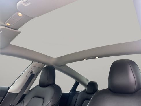 Used 2021 Tesla Model 3 Standard Range Plus image 21