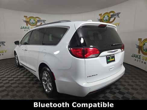 Used 2018 Chrysler Pacifica Limited image 6