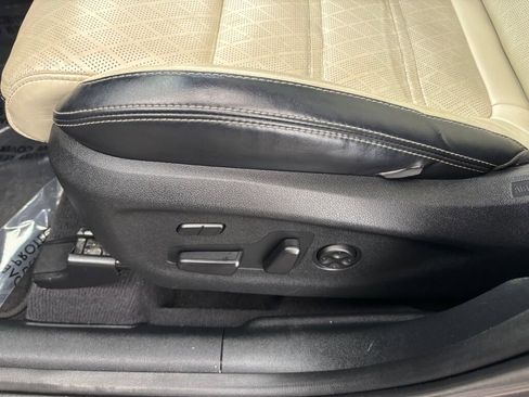 Used 2017 Kia Sorento SX image 22