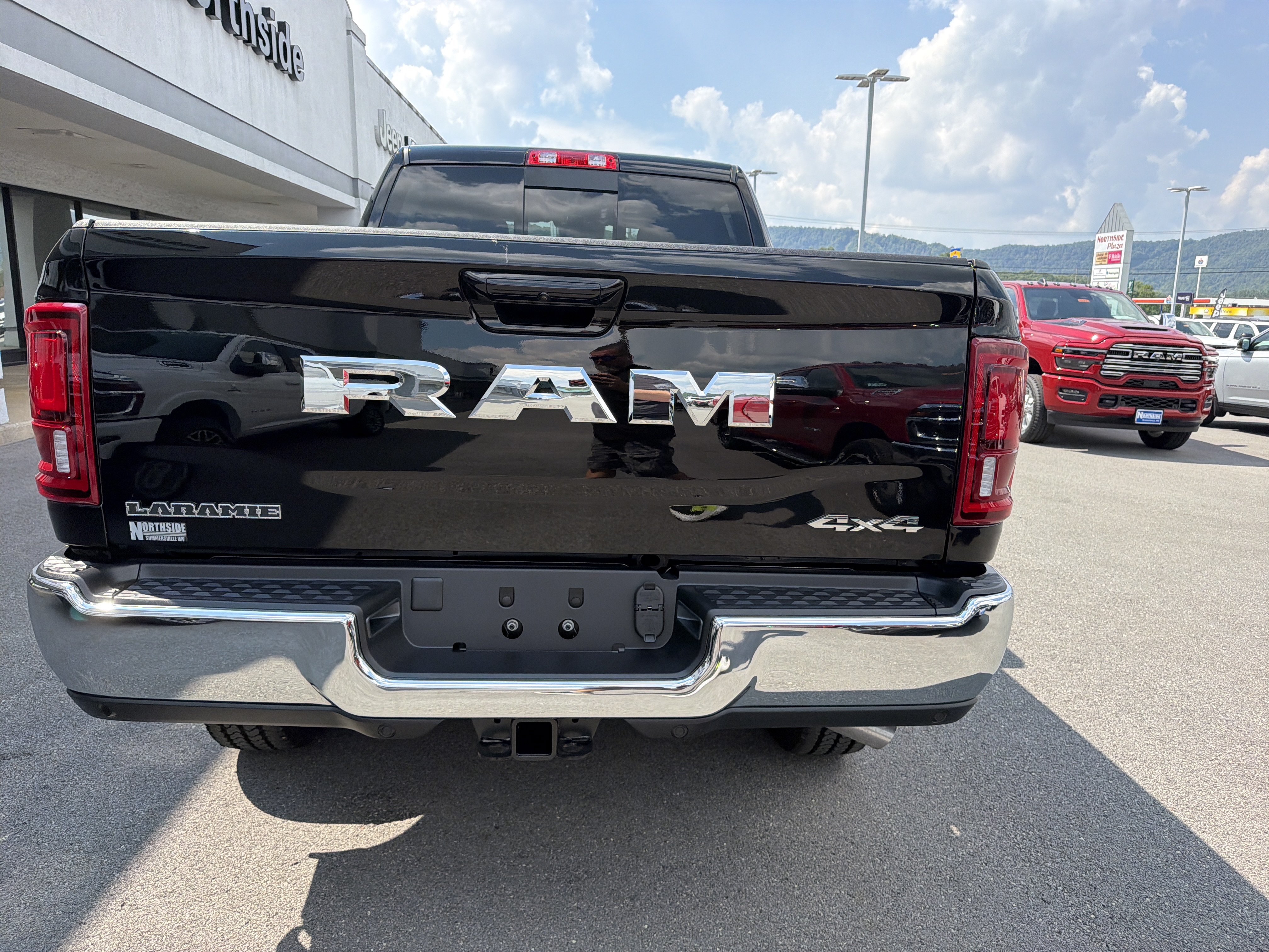New 2027 RAM 2500 Laramie AWD/4WD image 8