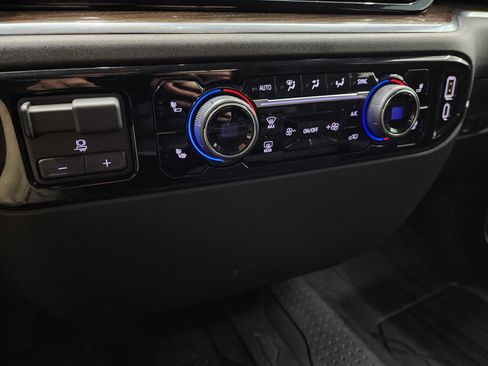 Used 2025 Chevrolet Silverado 3500 LT w/ All Star Edition image 50