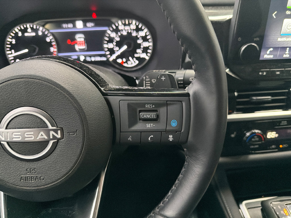 Used 2025 Nissan Pathfinder SL AWD/4WD image 26