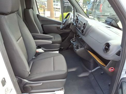 Used 2025 Mercedes-Benz Sprinter 2500 image 16