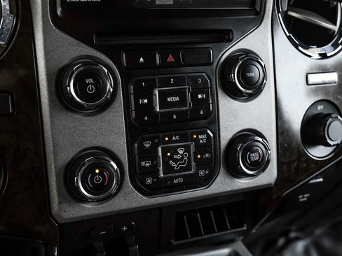 Used 2014 Ford F250 Platinum w/ FX4 Off-Road Package AWD/4WD image 18
