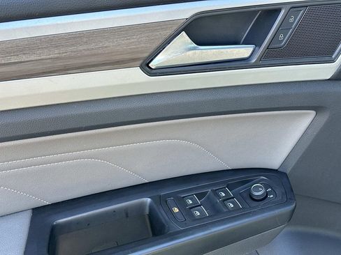 Used 2021 Volkswagen Atlas SEL AWD/4WD image 18