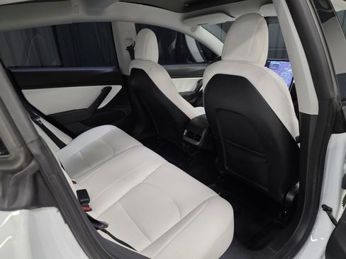 Used 2021 Tesla Model 3 Standard Range Plus image 36
