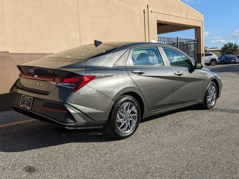 New 2026 Hyundai Elantra Sport image 5