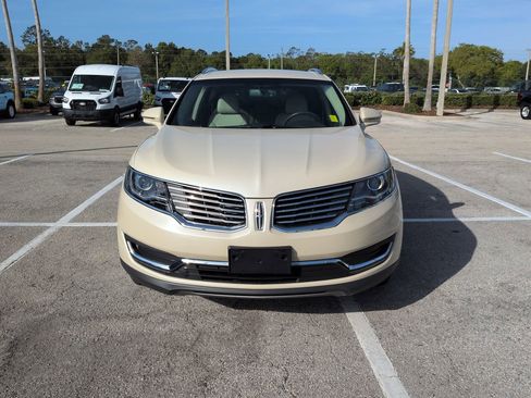 Used 2018 Lincoln MKX Select image 9