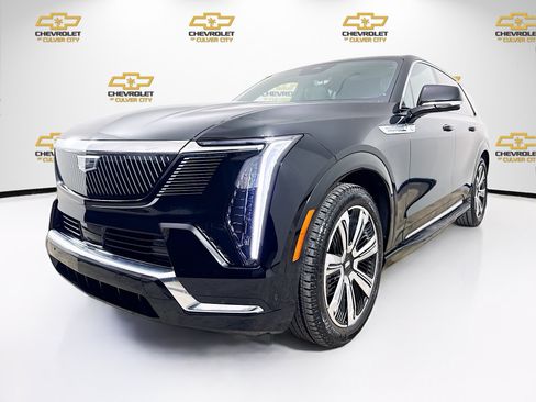 Used 2025 Cadillac Escalade IQ Luxury 1 AWD/4WD image 3