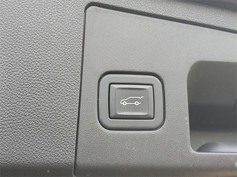 Certified 2023 Cadillac XT4 Premium Luxury w/ Cold Weather Package image 9