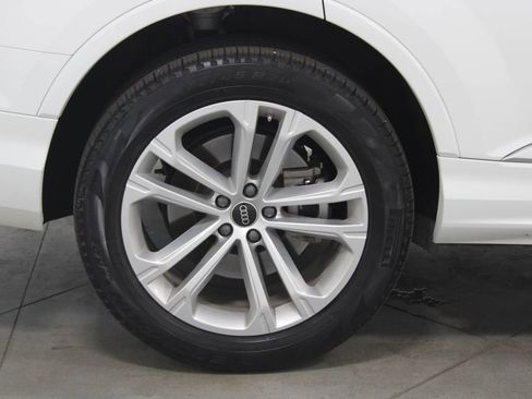 Used 2025 Audi Q7 3.0T Premium Plus AWD/4WD image 13