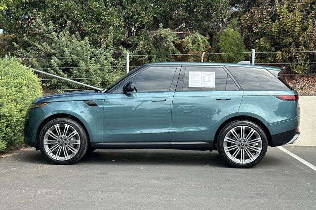 Certified 2025 Land Rover Range Rover Sport SE AWD/4WD image 2