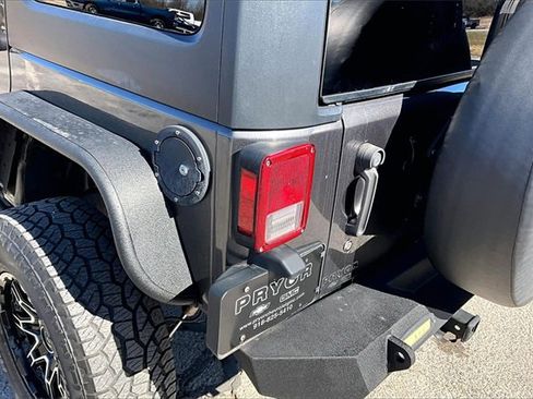 Used 2018 Jeep Wrangler Unlimited Sport S image 22