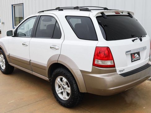 Used 2004 Kia Sorento EX image 3