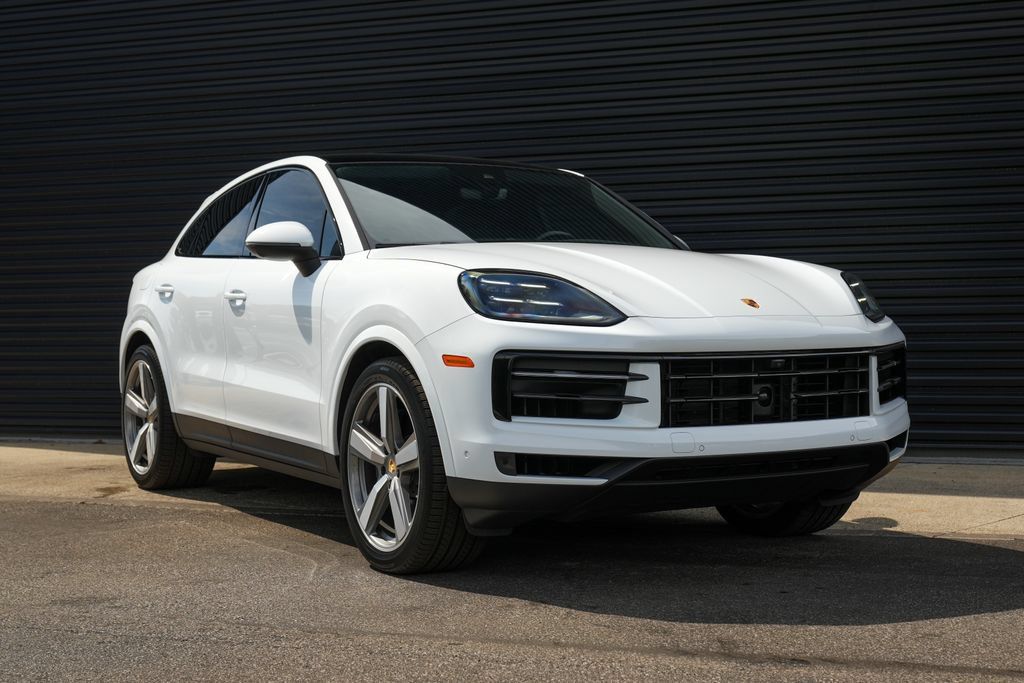 Certified 2024 Porsche Cayenne Coupe AWD/4WD image 37