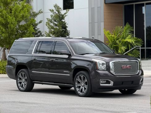 Used 2015 GMC Yukon XL Denali w/ Premium Package RWD image 1
