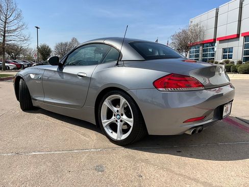 Used 2011 BMW Z4 sDrive30i image 13