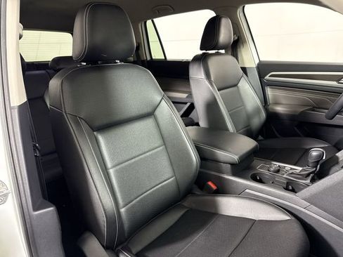 Used 2023 Volkswagen Atlas SE image 12