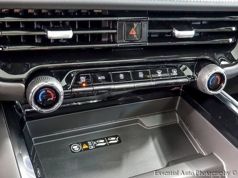 New 2026 Chevrolet Suburban Premier image 20