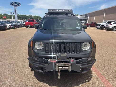 Used 2018 Jeep Renegade Altitude w/ Safety & Security Group AWD/4WD image 2