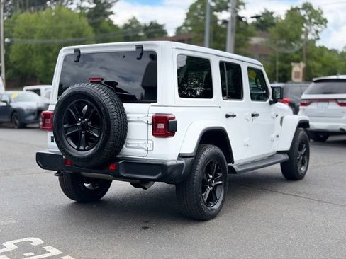 Used 2023 Jeep Wrangler Unlimited Sahara AWD/4WD image 8