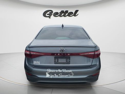 Used 2025 Volkswagen Jetta SE FWD image 4