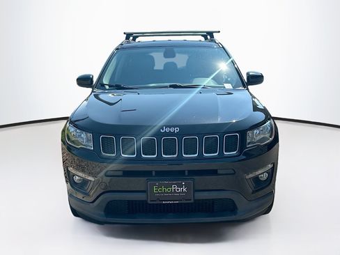 Used 2021 Jeep Compass Latitude w/ Convenience Group AWD/4WD image 2