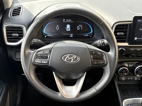 Used 2026 Hyundai Venue SEL FWD image 14