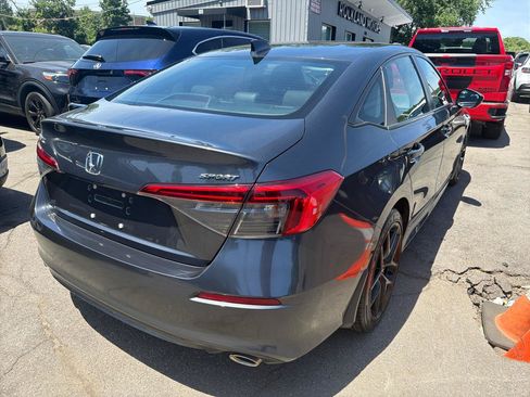 Used 2023 Honda Civic Sport image 6