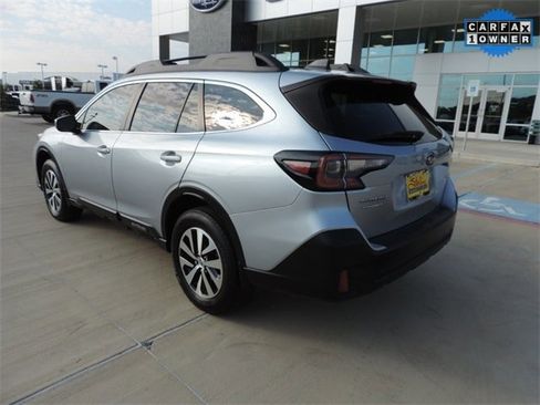 Used 2022 Subaru Outback Premium image 7