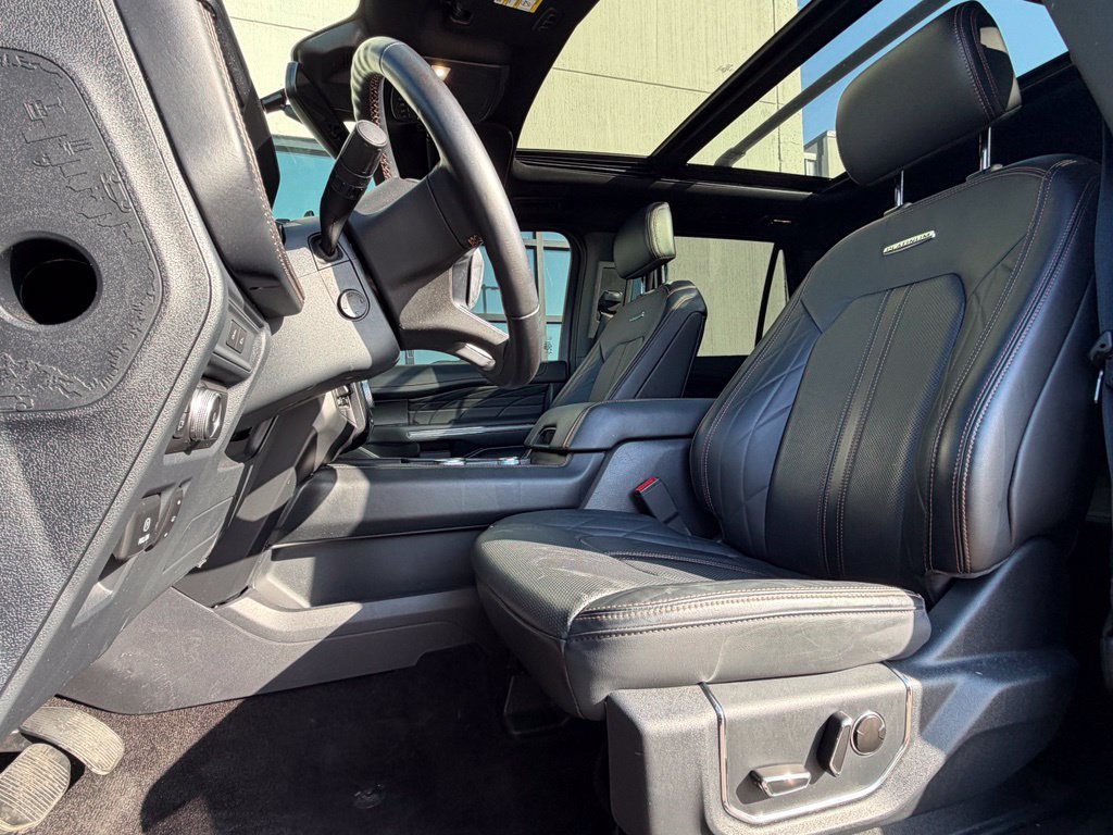 Used 2022 Ford Expedition Max Platinum AWD/4WD image 5