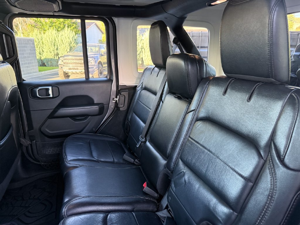 Used 2018 Jeep Wrangler Unlimited Sahara w/ Uconnect 4C Nav & Sound Group AWD/4WD image 35