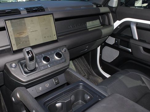 Used 2024 Land Rover Defender 130 Outbound image 22