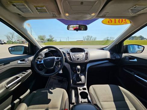 Used 2016 Ford Escape SE image 12