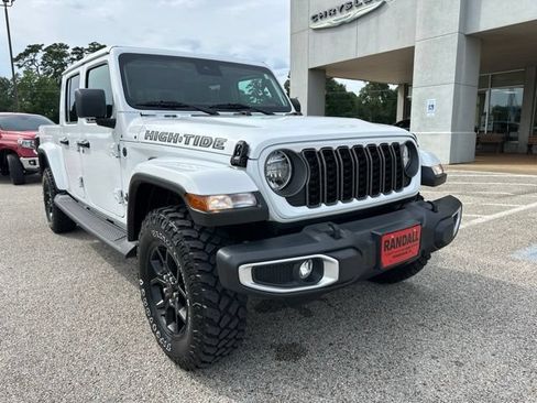 Certified 2025 Jeep Gladiator Sport AWD/4WD image 1