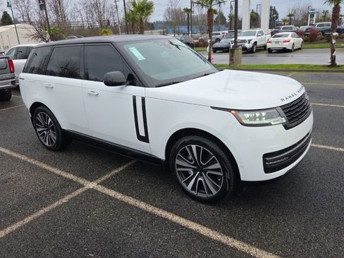 New 2026 Land Rover Range Rover SE image 8