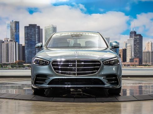 Used 2026 Mercedes-Benz S 500 4MATIC image 3