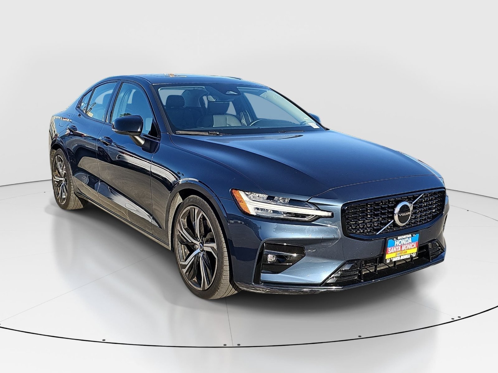 Used 2024 Volvo S60 B5 Core AWD/4WD image 3
