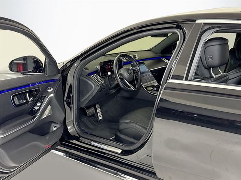 Used 2023 Mercedes-Benz S 500 4MATIC image 12