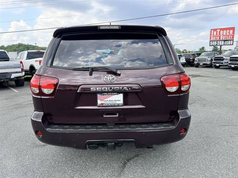 Used 2018 Toyota Sequoia SR5 w/ Carpet Cargo Mat Package AWD/4WD image 6