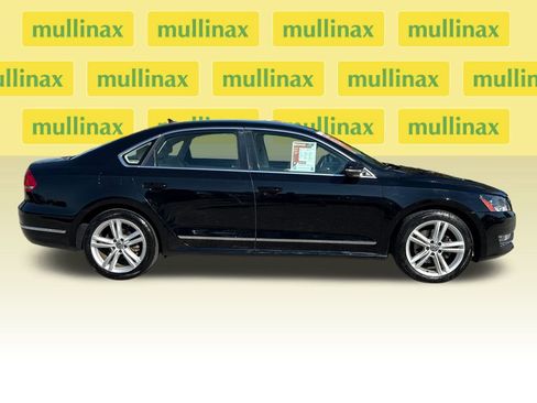 Used 2012 Volkswagen Passat TDI SEL Premium image 2