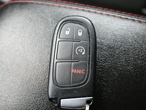 Used 2019 Jeep Cherokee Trailhawk w/ Cold Weather Group image 30