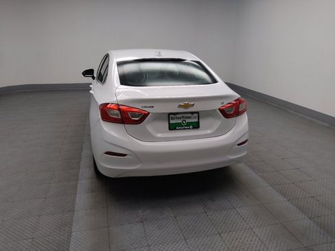 Used 2016 Chevrolet Cruze LT FWD image 6