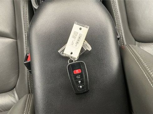 Used 2022 Toyota RAV4 XLE image 37