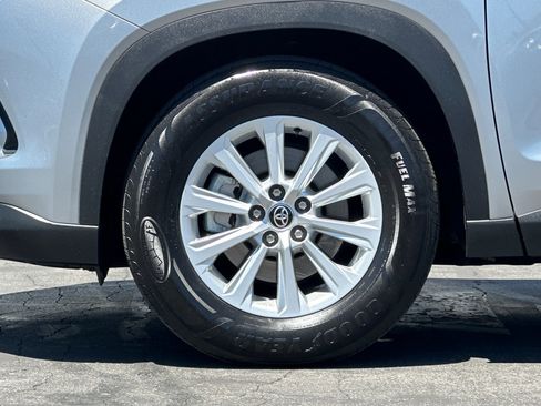 Certified 2025 Toyota Grand Highlander FWD image 27