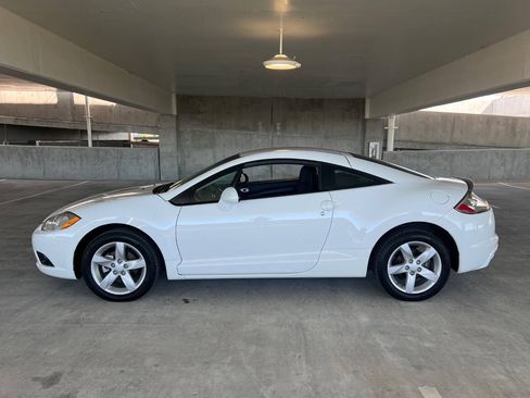 Used 2009 Mitsubishi Eclipse GS FWD image 13