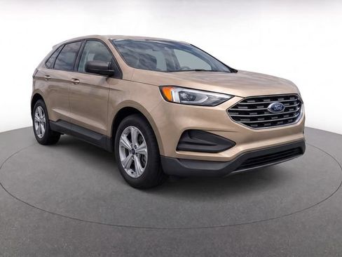 Used 2020 Ford Edge SE FWD image 2