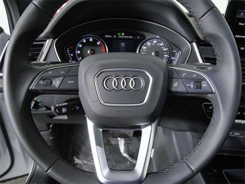 Used 2024 Audi Q5 2.0T Premium image 21