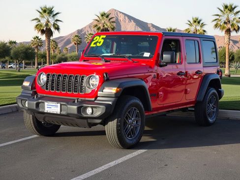 Used 2025 Jeep Wrangler Unlimited Sport AWD/4WD image 4